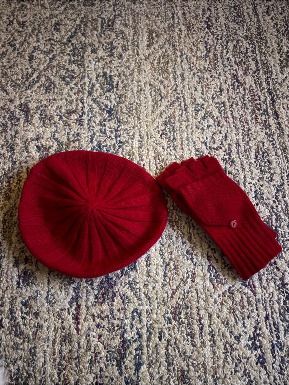 Bloomingdale's Red Cashmere Knit Beret and Fingerless Glove Set - Picture 2 of 3